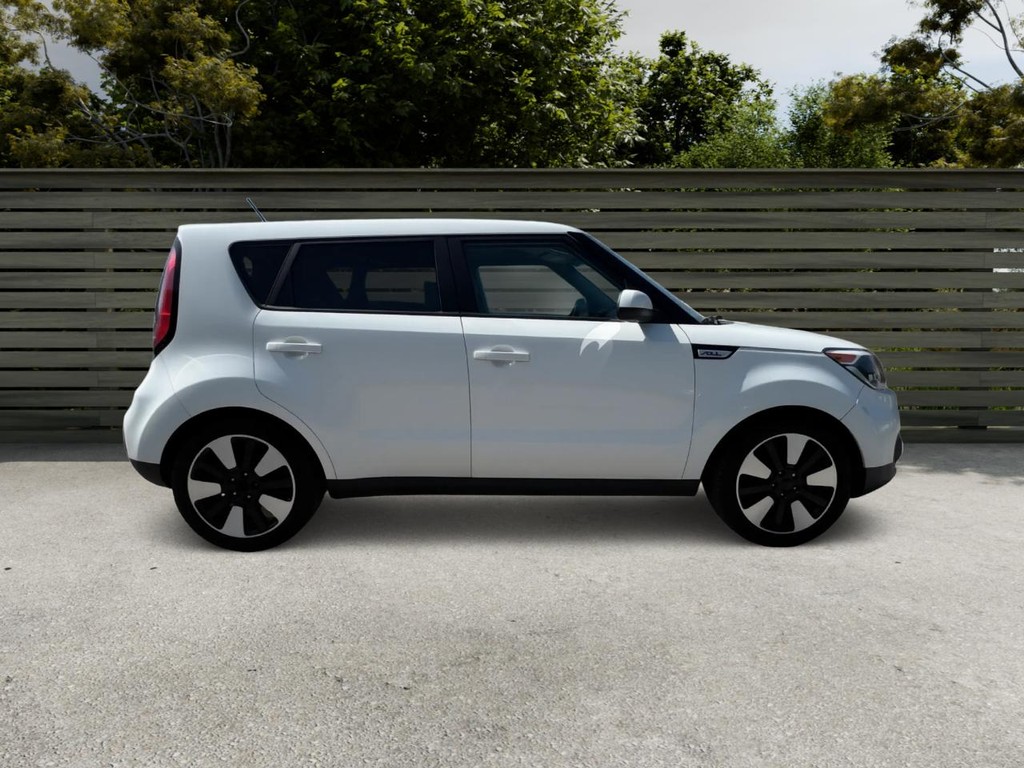 Kia Soul Vehicle Full-screen Gallery Image 06