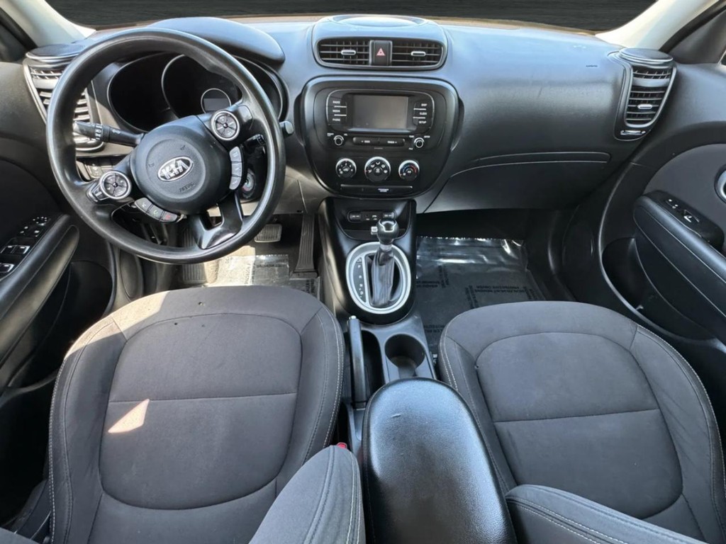 Kia Soul Vehicle Full-screen Gallery Image 10