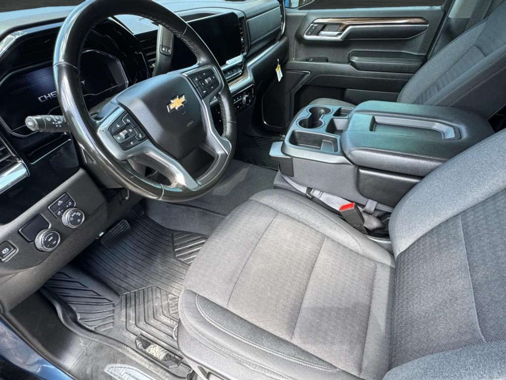 Chevrolet Silverado 1500 Vehicle Full-screen Gallery Image 09
