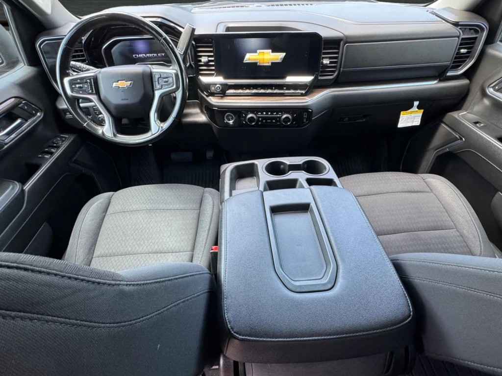 Chevrolet Silverado 1500 Vehicle Full-screen Gallery Image 10