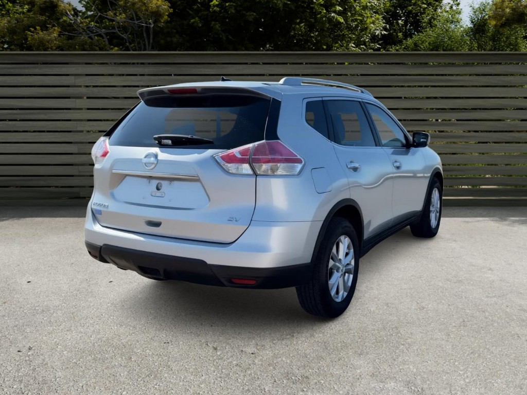 Nissan Rogue Vehicle Full-screen Gallery Image 05