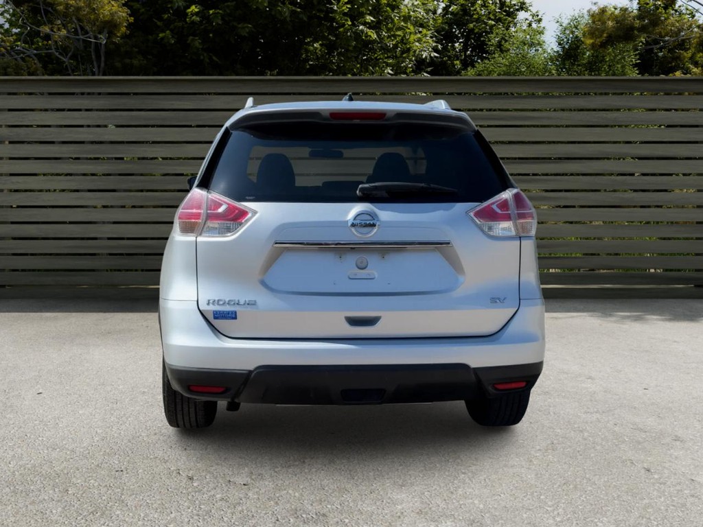 Nissan Rogue Vehicle Full-screen Gallery Image 06