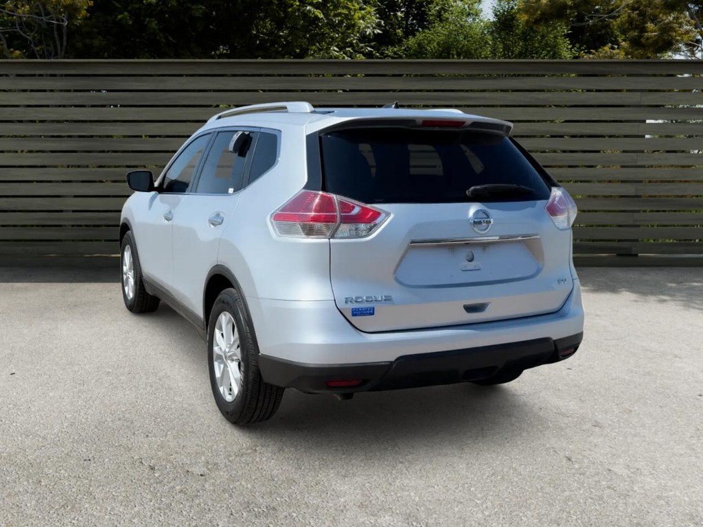 Nissan Rogue Vehicle Full-screen Gallery Image 07