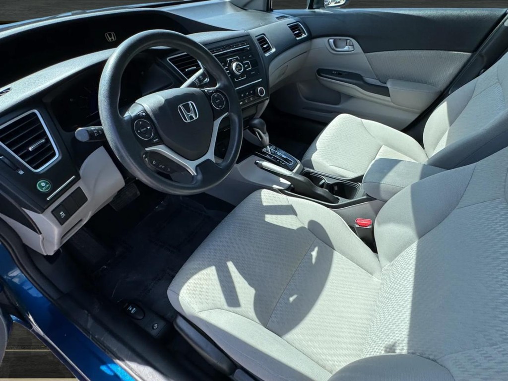 Honda Civic Sedan Vehicle Full-screen Gallery Image 09