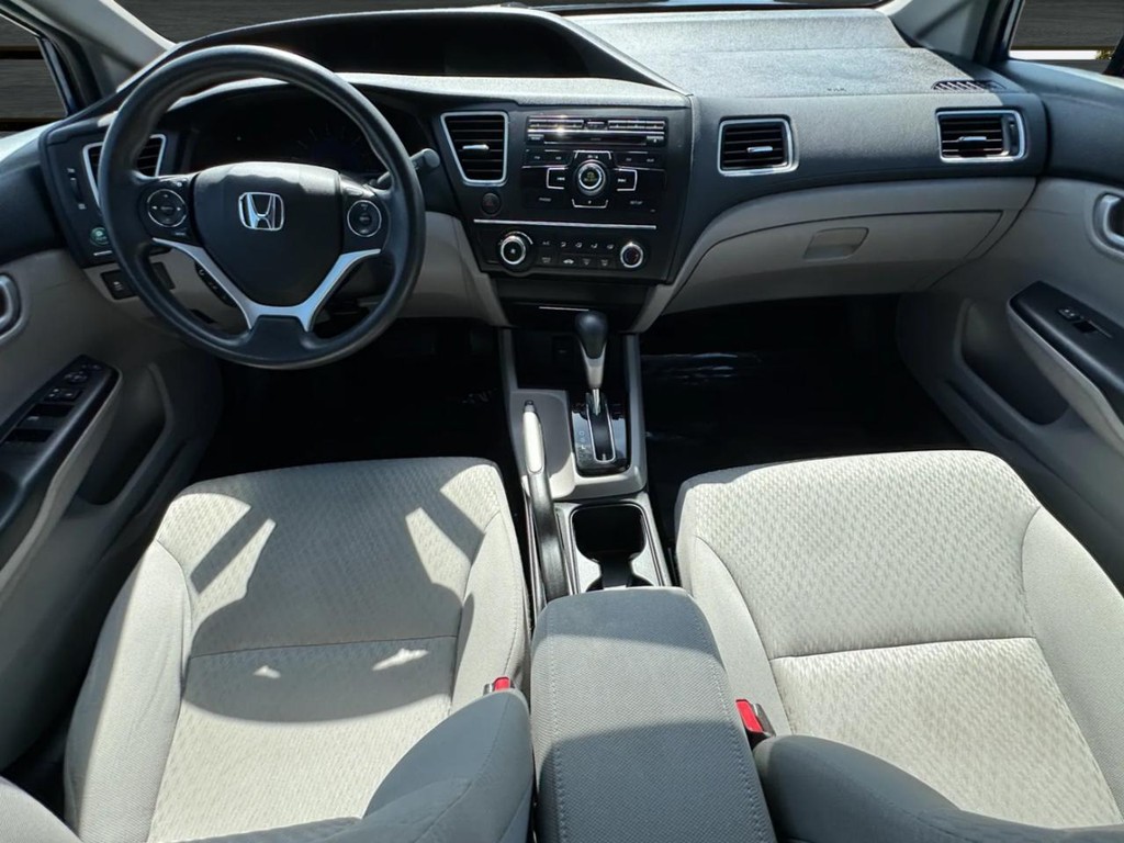 Honda Civic Sedan Vehicle Full-screen Gallery Image 10