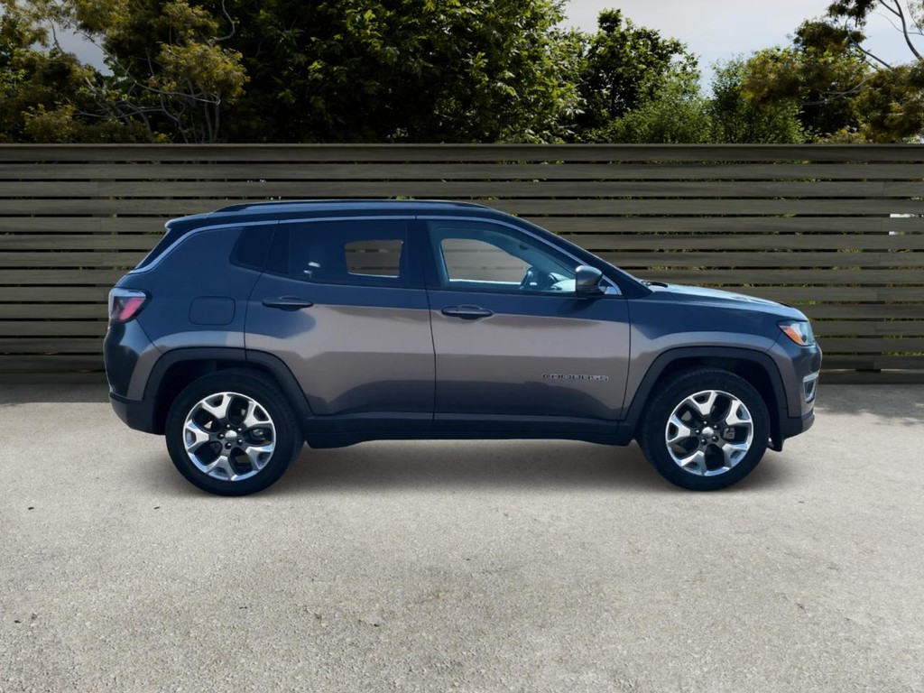 Jeep Compass Vehicle Full-screen Gallery Image 04