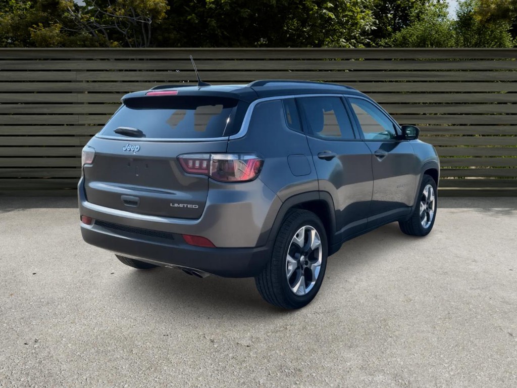 Jeep Compass Vehicle Full-screen Gallery Image 05