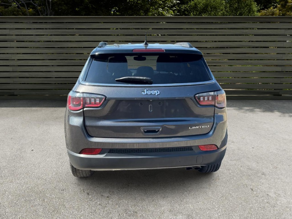 Jeep Compass Vehicle Full-screen Gallery Image 06