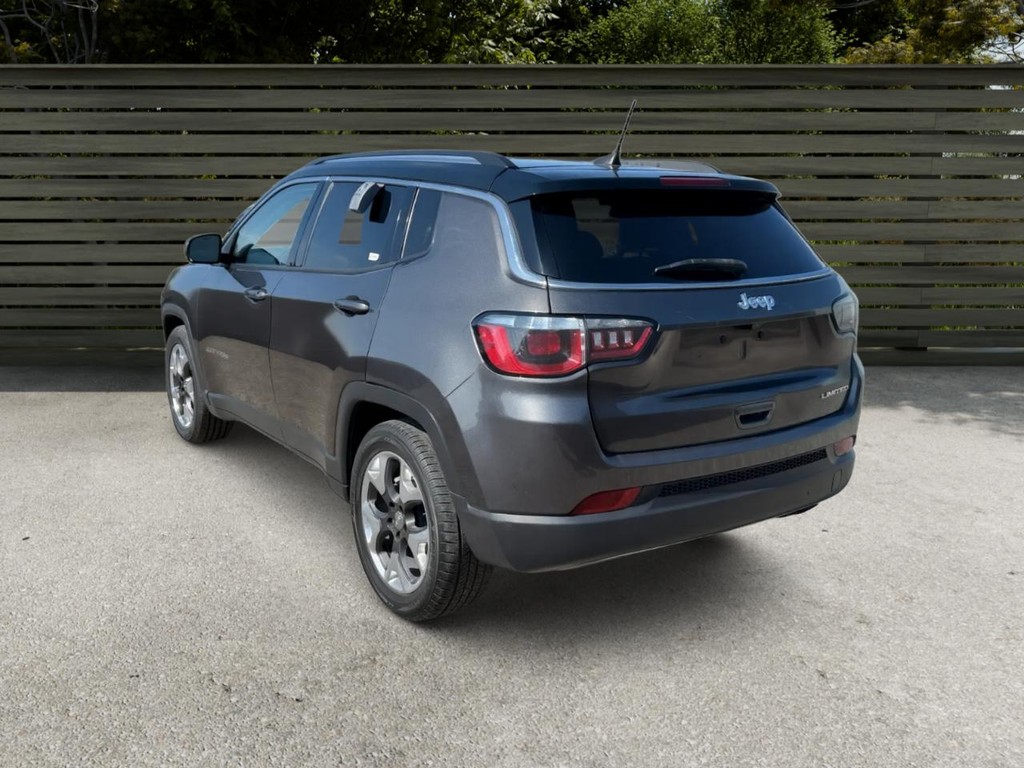 Jeep Compass Vehicle Full-screen Gallery Image 07