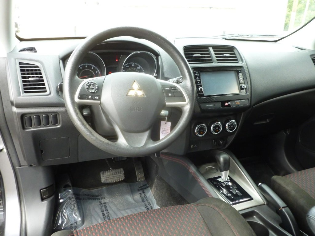 Mitsubishi Outlander Sport Vehicle Image 08