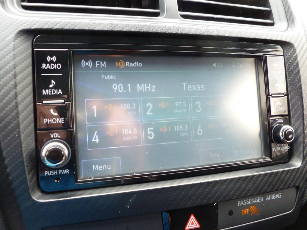 Mitsubishi Outlander Sport Vehicle Image 13