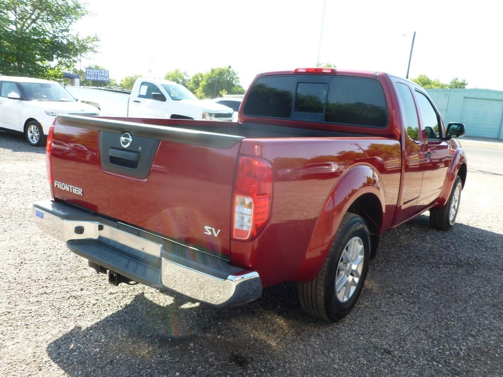 Nissan Frontier Vehicle Full-screen Gallery Image 03