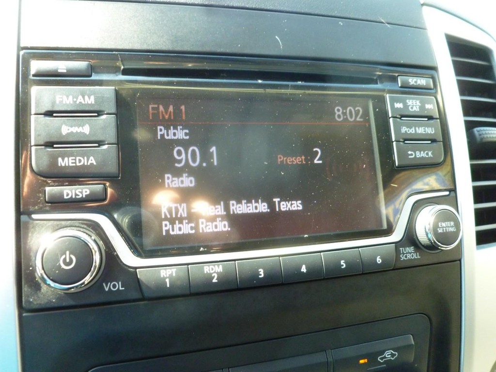 Nissan Frontier Vehicle Full-screen Gallery Image 10