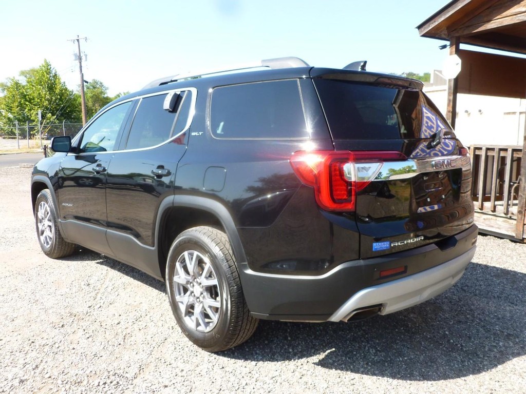 GMC Acadia Vehicle Full-screen Gallery Image 02