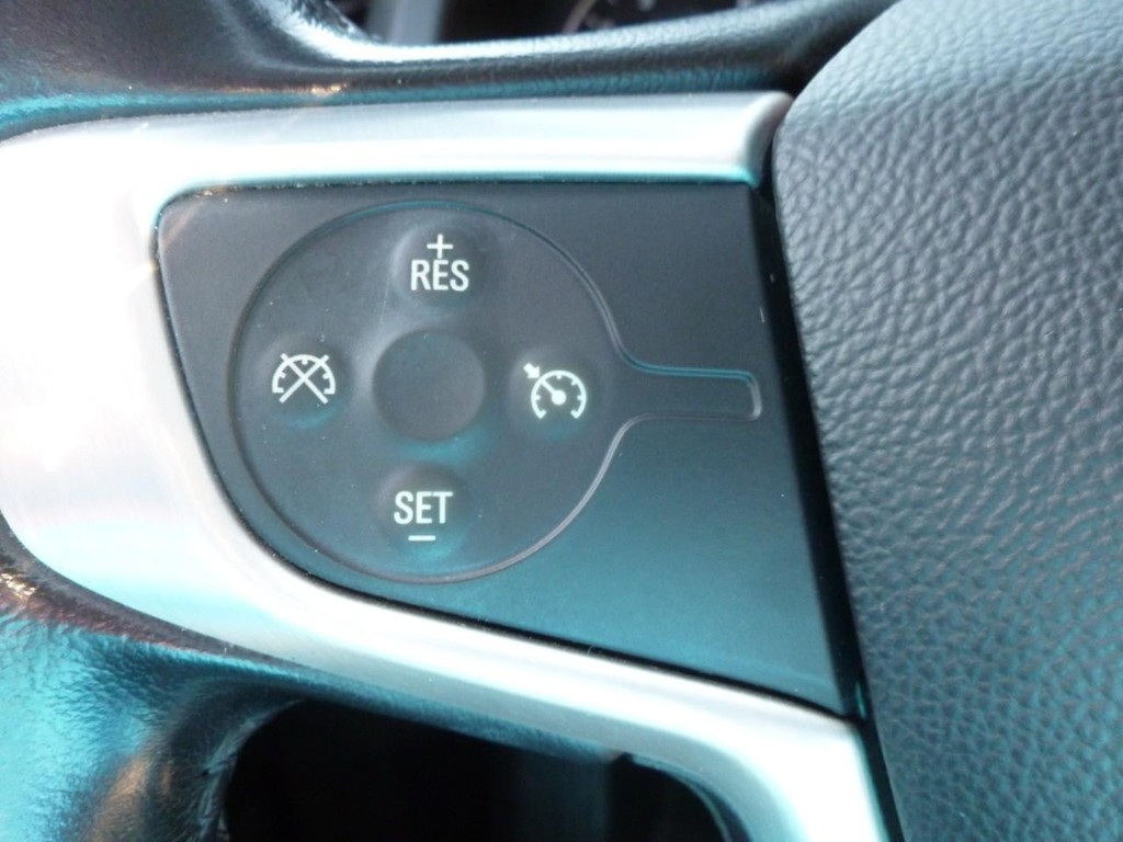 GMC Acadia Vehicle Full-screen Gallery Image 12