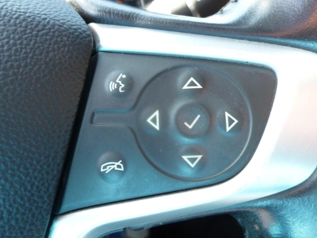 GMC Acadia Vehicle Full-screen Gallery Image 13