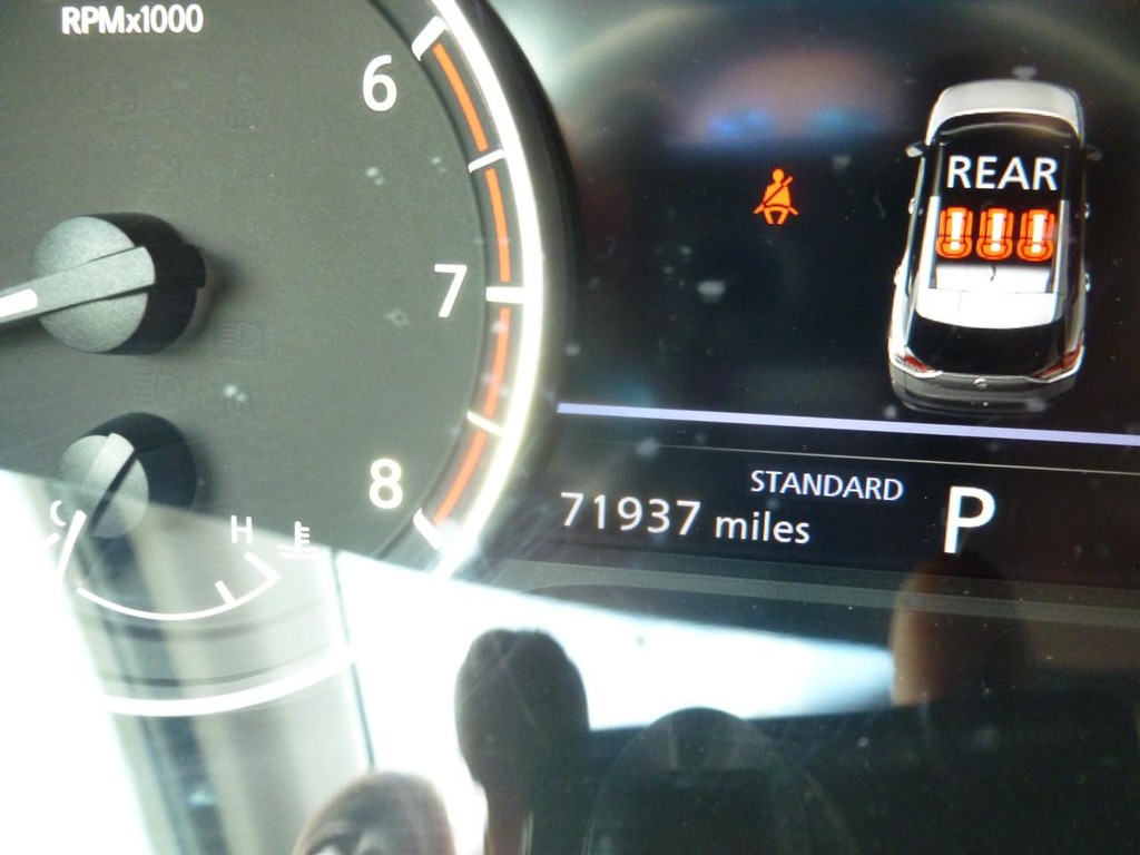 Nissan Rogue Vehicle Full-screen Gallery Image 09