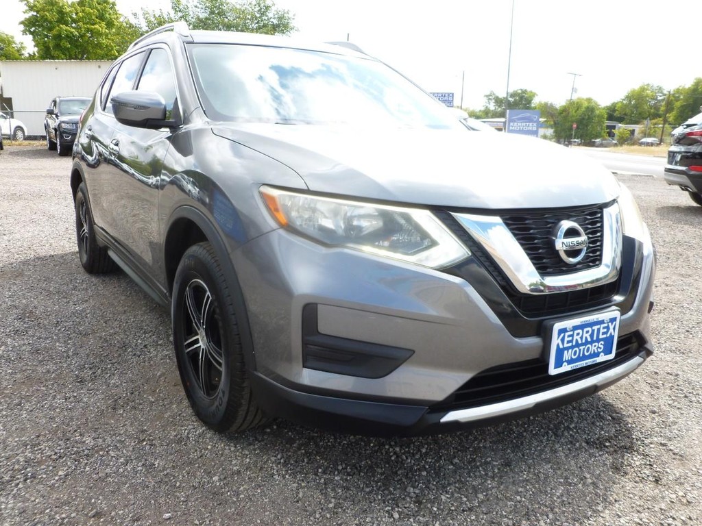 Nissan Rogue Vehicle Full-screen Gallery Image 04