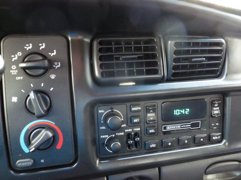 Dodge Ram 1500 Vehicle Image 10