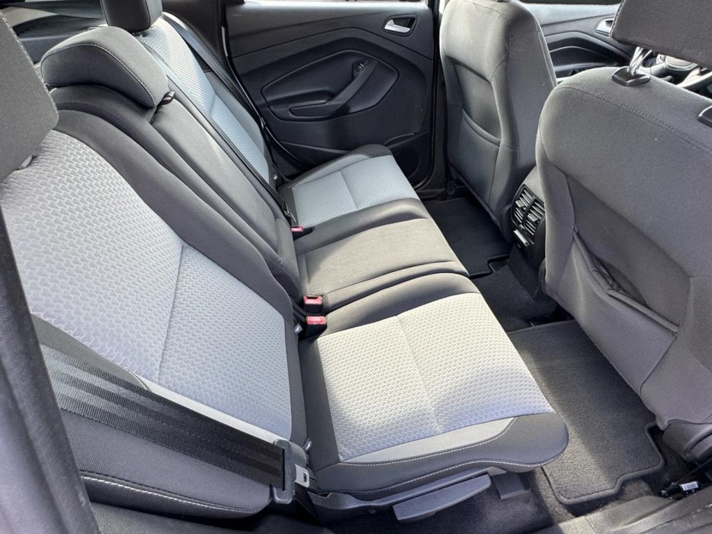 Ford C-Max Hybrid Vehicle Full-screen Gallery Image 04