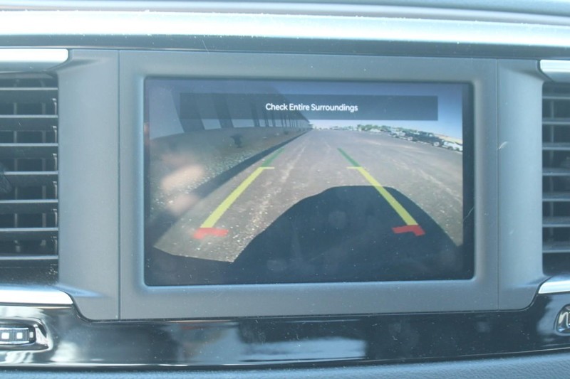 Chrysler Voyager Vehicle Full-screen Gallery Image 19