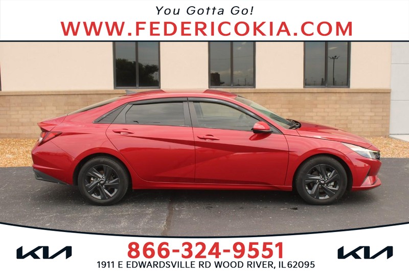 Hyundai Elantra Vehicle Full-screen Gallery Image 01