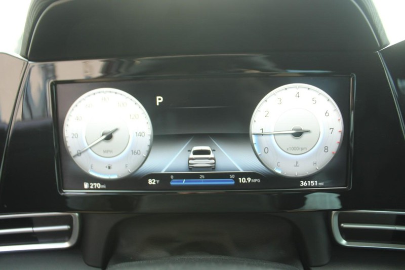 Hyundai Elantra Vehicle Full-screen Gallery Image 16