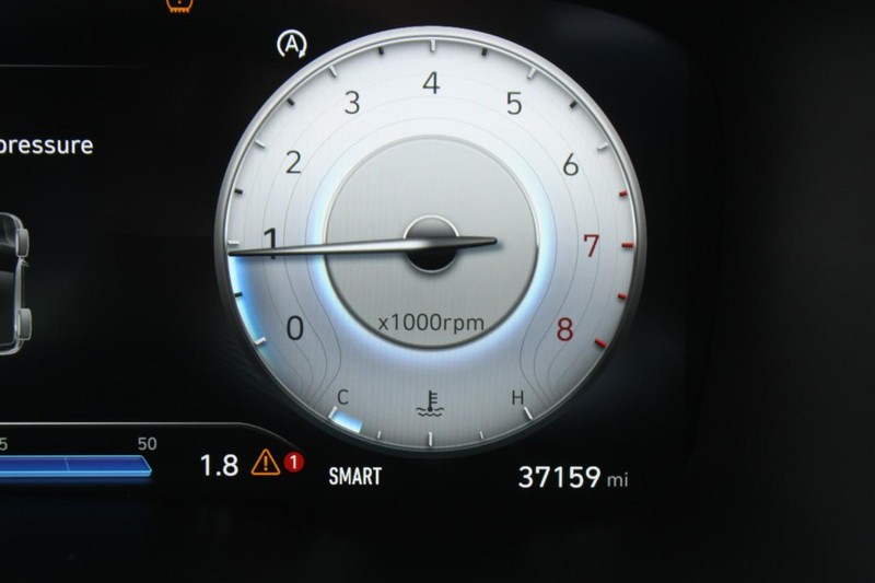 Hyundai Santa Fe Vehicle Full-screen Gallery Image 18