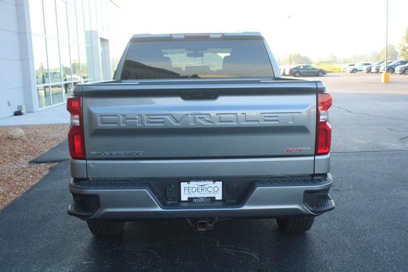 Chevrolet Silverado 1500 Vehicle Full-screen Gallery Image 04
