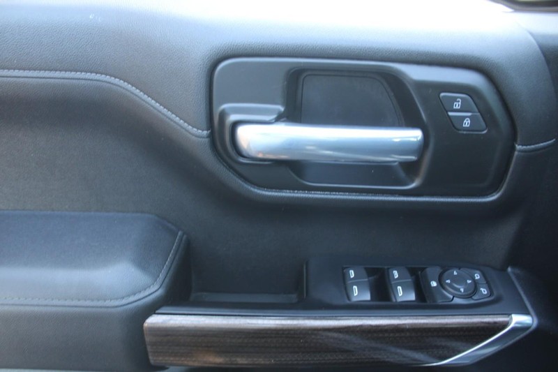 Chevrolet Silverado 1500 Vehicle Full-screen Gallery Image 14