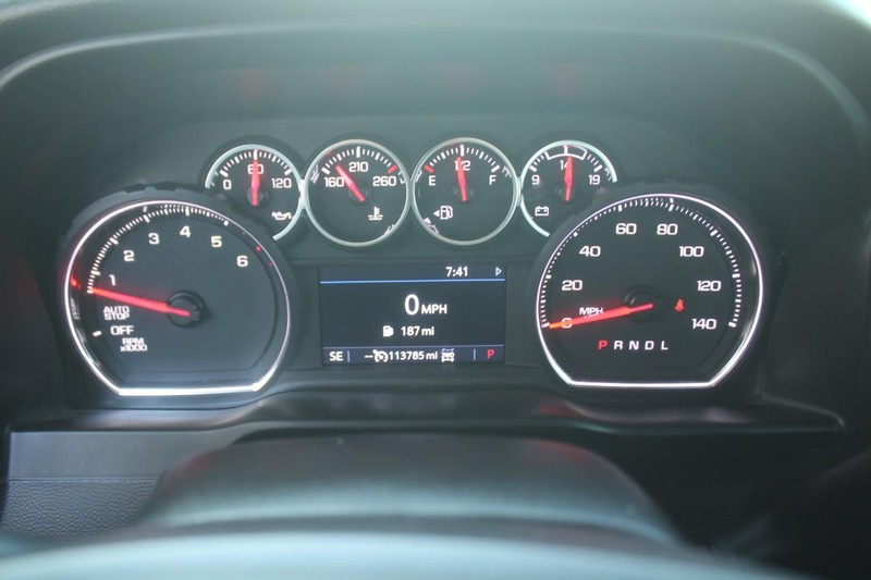 Chevrolet Silverado 1500 Vehicle Full-screen Gallery Image 17