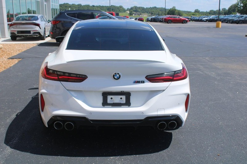 BMW M8 Vehicle Full-screen Gallery Image 04