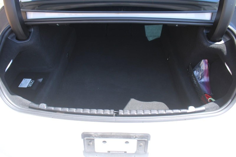 BMW M8 Vehicle Full-screen Gallery Image 06