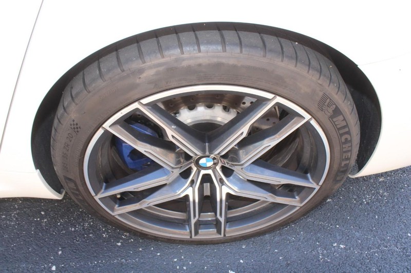 BMW M8 Vehicle Full-screen Gallery Image 07