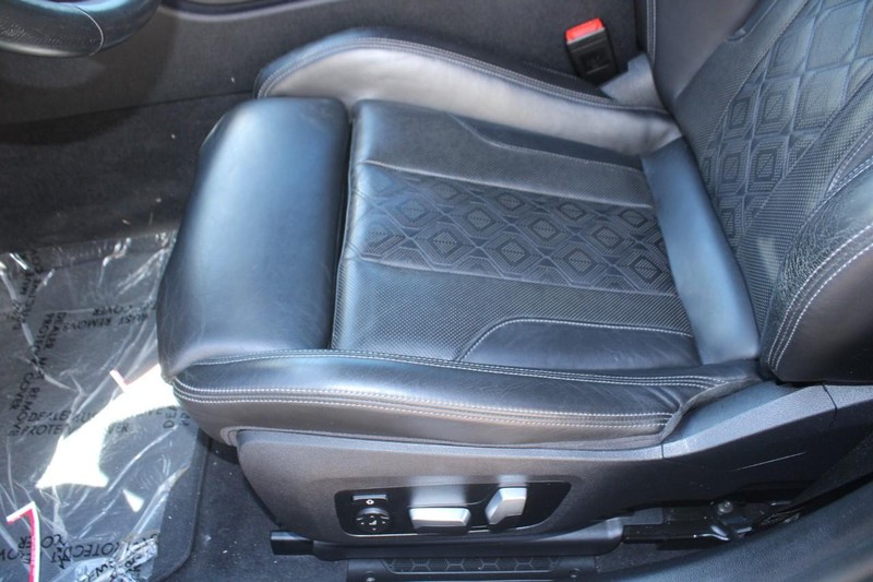 BMW M8 Vehicle Full-screen Gallery Image 15