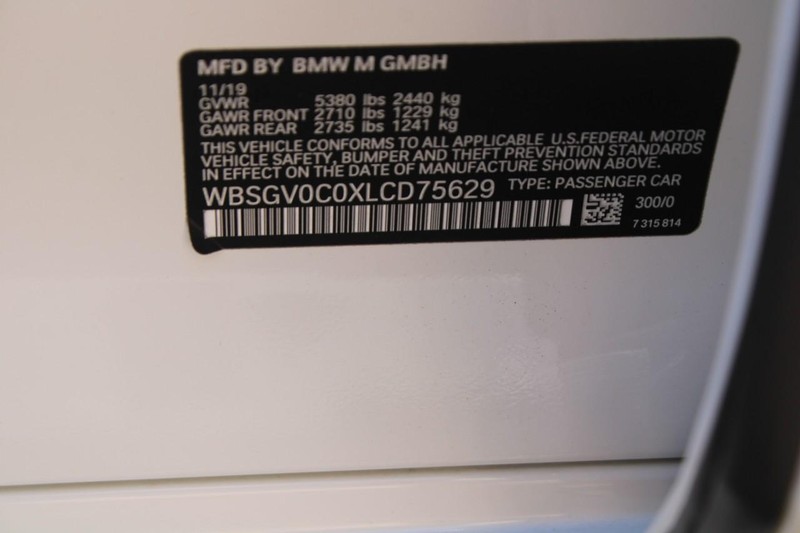 BMW M8 Vehicle Full-screen Gallery Image 16