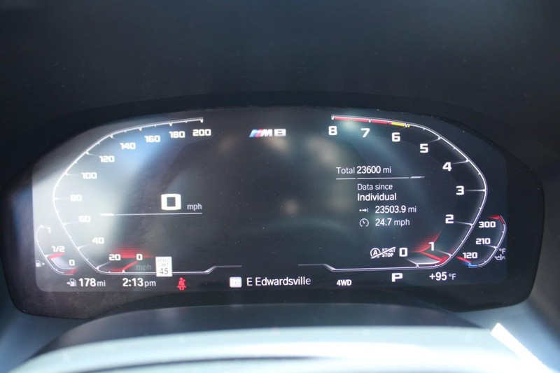 BMW M8 Vehicle Full-screen Gallery Image 17