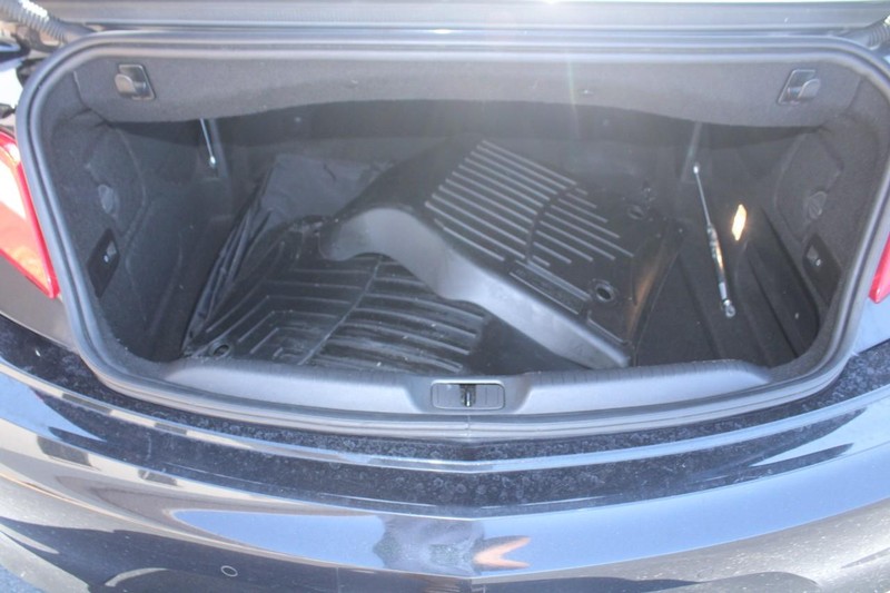 Buick Cascada Vehicle Full-screen Gallery Image 06