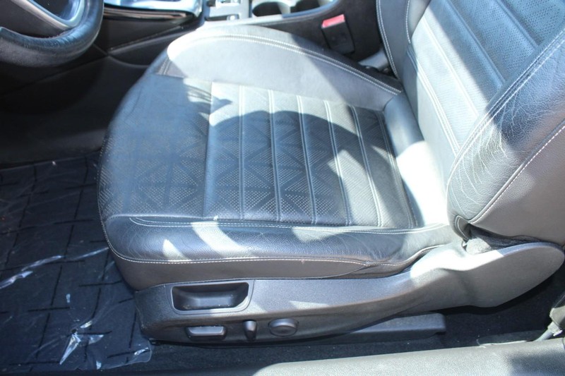 Buick Cascada Vehicle Full-screen Gallery Image 13