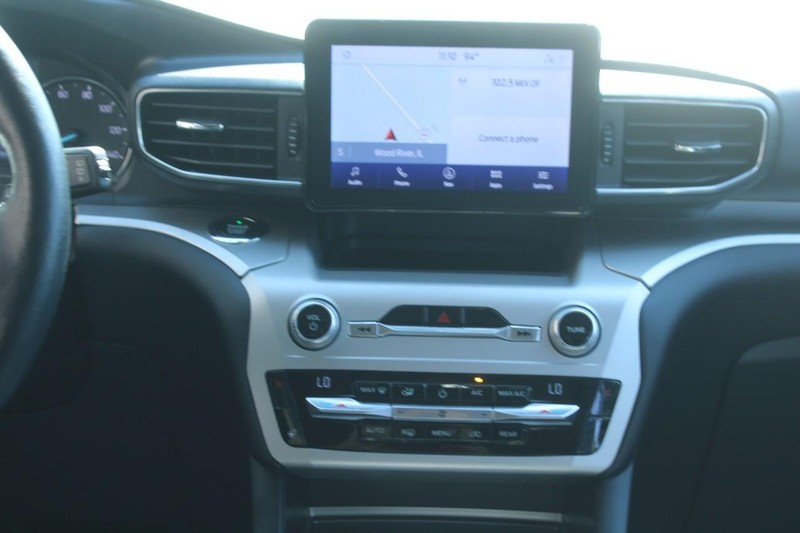 Ford Explorer Vehicle Full-screen Gallery Image 12