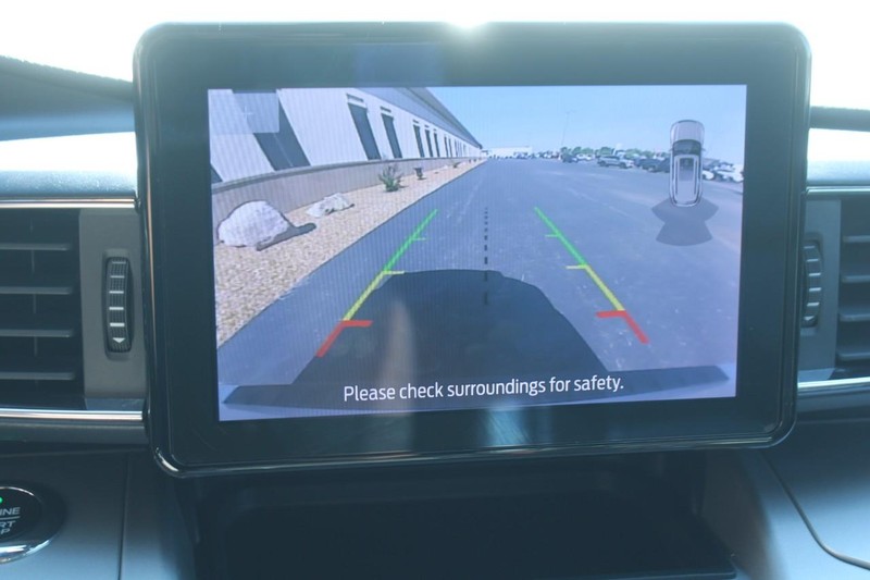 Ford Explorer Vehicle Full-screen Gallery Image 20