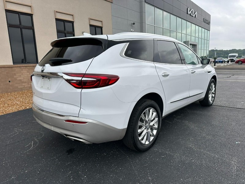 Buick Enclave Vehicle Full-screen Gallery Image 03