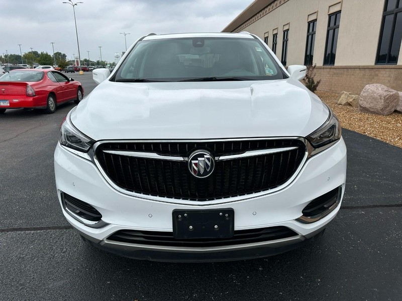 Buick Enclave Vehicle Full-screen Gallery Image 09