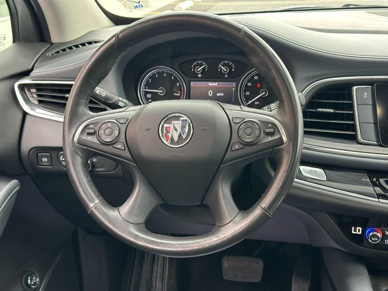 Buick Enclave Vehicle Full-screen Gallery Image 15