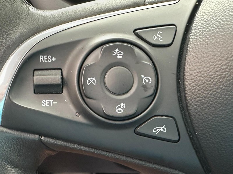 Buick Enclave Vehicle Full-screen Gallery Image 22