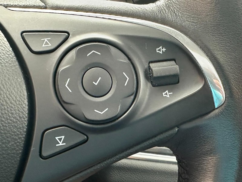 Buick Enclave Vehicle Full-screen Gallery Image 23