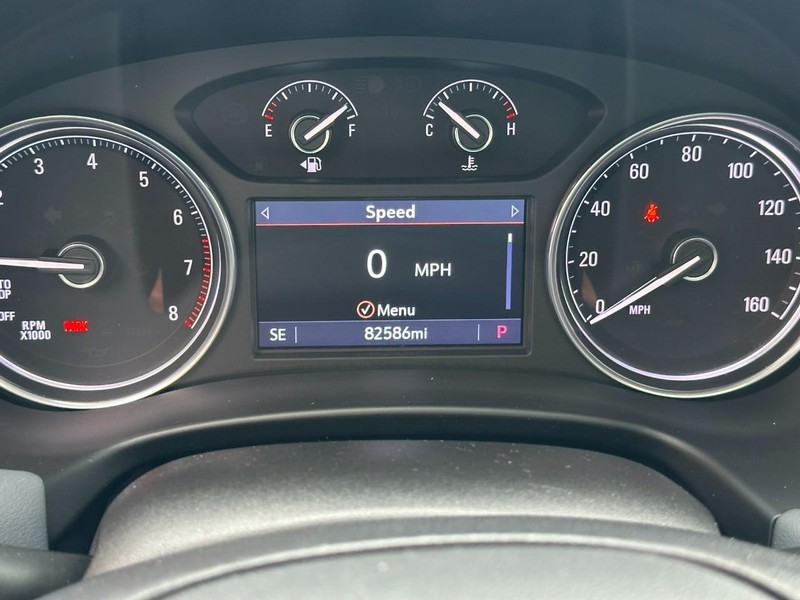 Buick Enclave Vehicle Full-screen Gallery Image 24