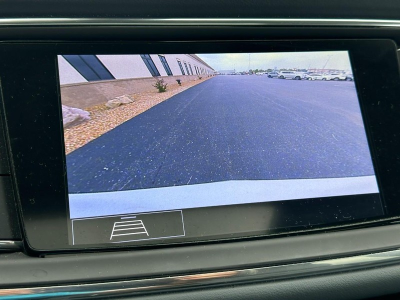 Buick Enclave Vehicle Full-screen Gallery Image 27