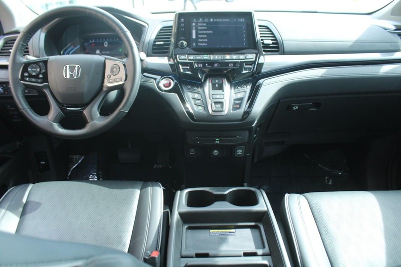 Honda Odyssey Vehicle Full-screen Gallery Image 11