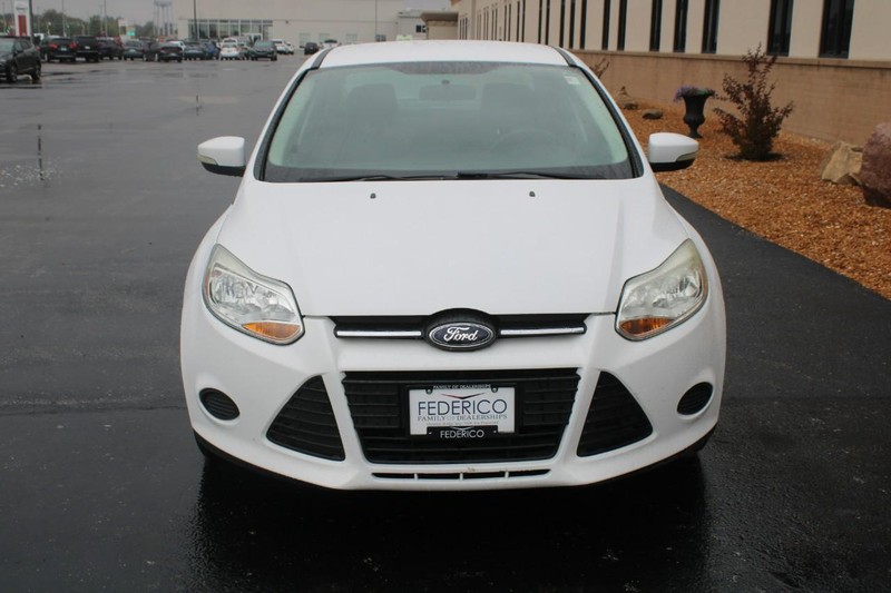 Ford Focus Vehicle Full-screen Gallery Image 08